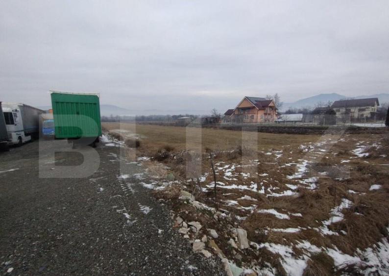 Teren intravilan 3995 mp, 22 m deschidere la DN17, zona Rusu - 4