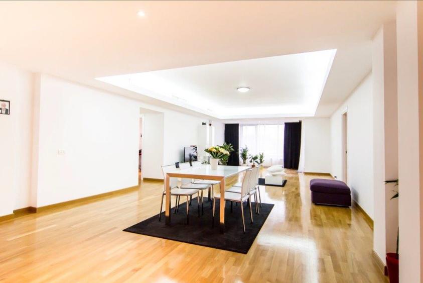Apartament elegant cu 4 dormitoare și terasă cu vedere la Satul Francez - 1