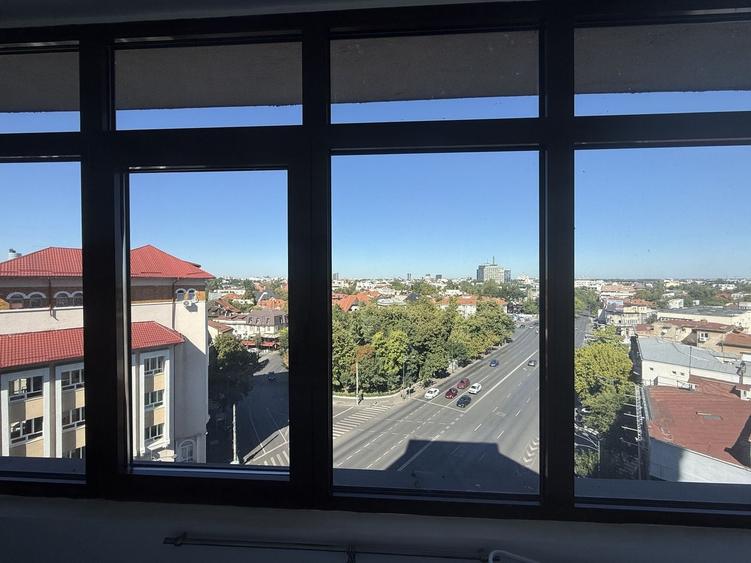 Apartament cu 3 camere decomandat în P-ța Dorobanți