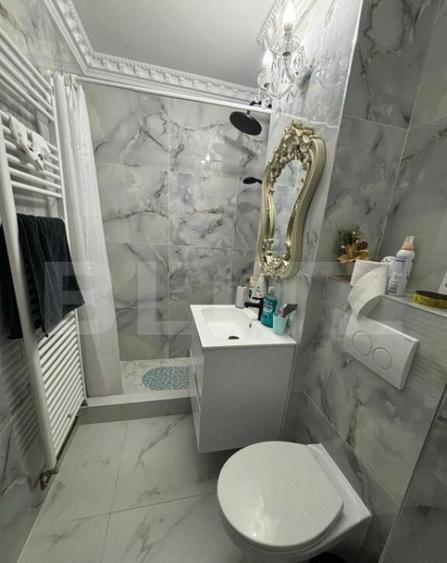 Apartament de vanzare 3 camere decomandat, zona Micro 16 - 2