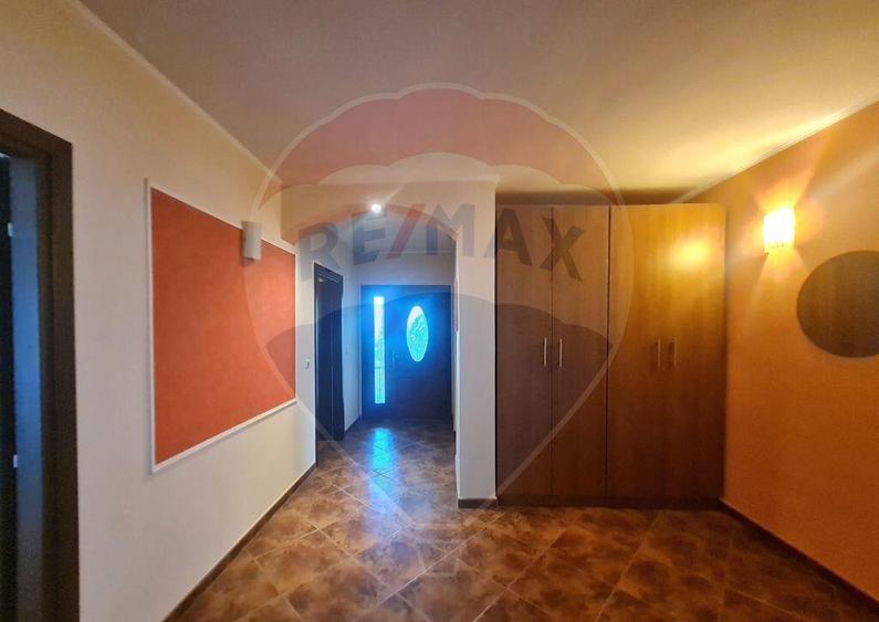 Casa / Vila cu 6 camere in Jorasti - 3