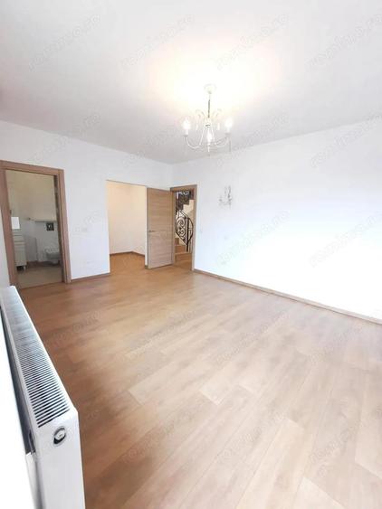 Vila.5 camere,Metrou Mihai Brav - 17