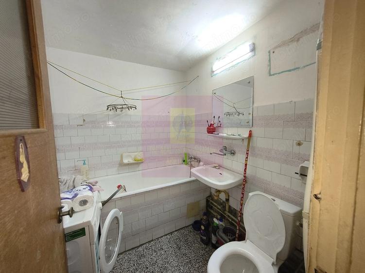 Apartament cu 3 camere decomandat, mobilat în Colentina