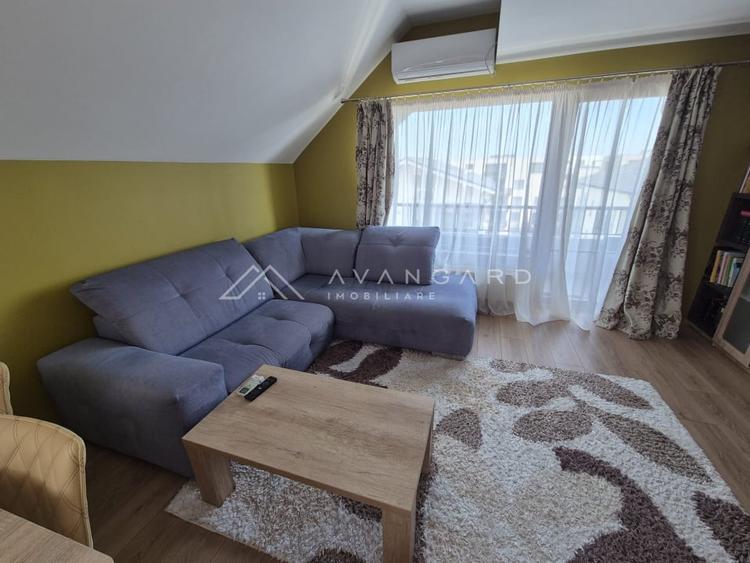 Apartament cu 4 camere semidecomandat, mobilat în Bună Ziua