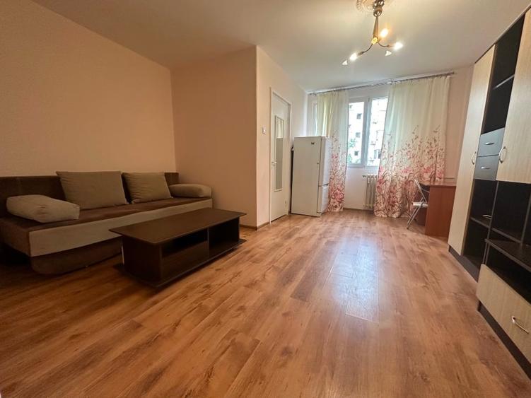 Proprietar Garsoniera Metrou Titan - 1