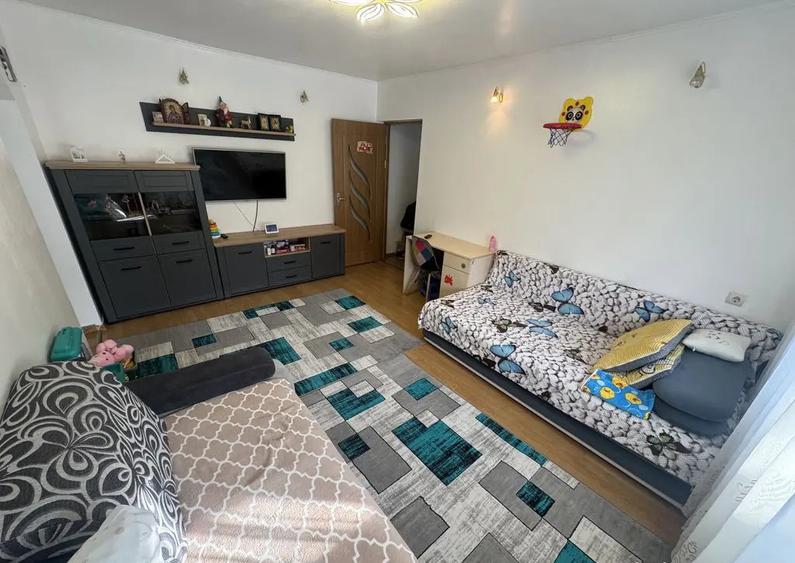 Apartament 2 camere zona Poarta 6 - 4