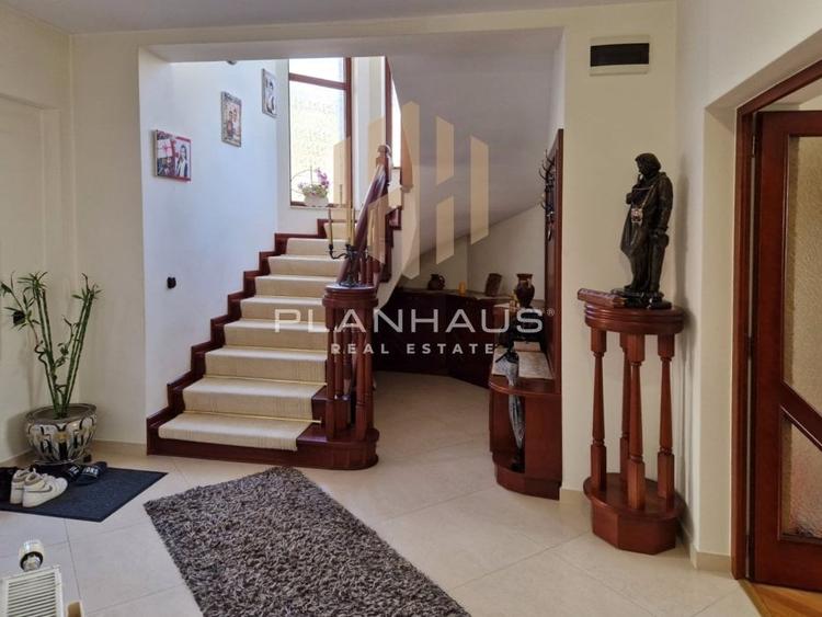 Casă de vânzare, zona Parc Municipal Regina Maria - 9