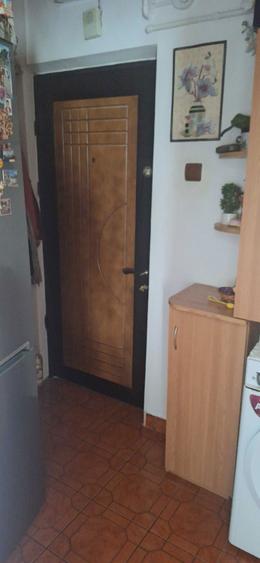 Apartament 2 camere trivale ,izolat,plafonul este izolat pt 10 ani,fara probleme de igrasie, - 2