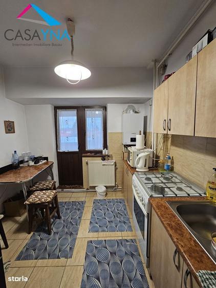 Oituz nr 1 , 3 decomandate la etajul 3 , mobilat si utilat. - 4