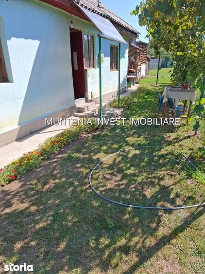 Gospodarie de vanzare Bro?teni | 14 km de Pite?ti | Teren 596 mp. - 3