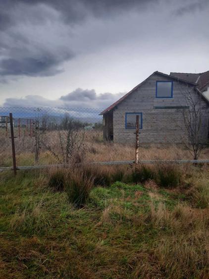 Dealul Selimbarului teren intravilan imprejmuit 600m2 - 3