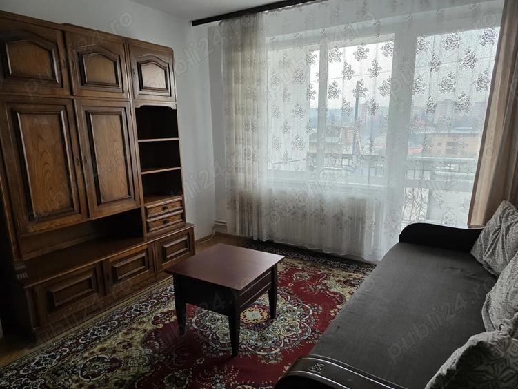 Inchiriez apartament 4 camere central - 1