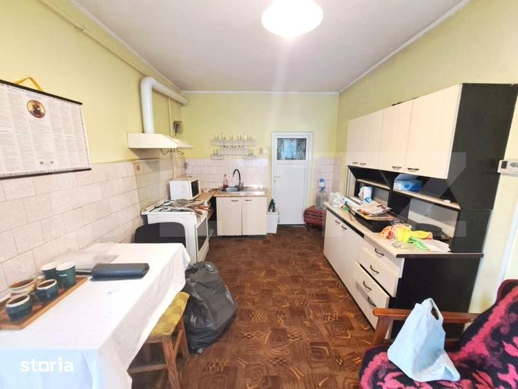 Casă cu 2 camere semidecomandat cu Teren 240 Mp în Cernatu