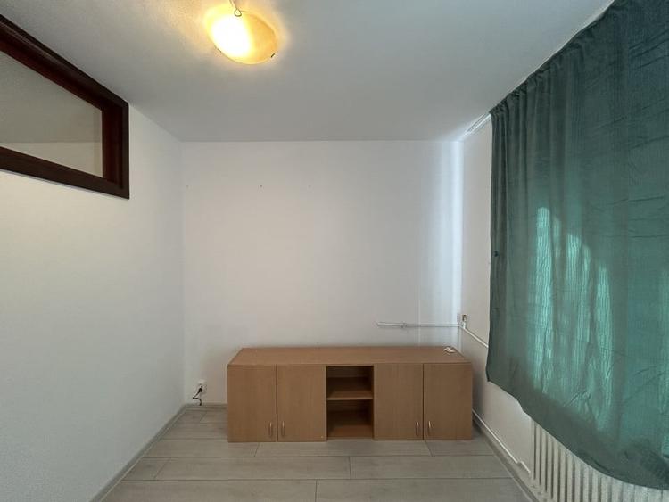 Apartament 2 camere, etajul 4, perfect pentru investit, zona Soarelui - 2
