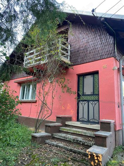 Casa in Breaza, zona semicentrala, zona de deal, teren 538 mp, deschidere 15 ml, constructie 1978 - 1