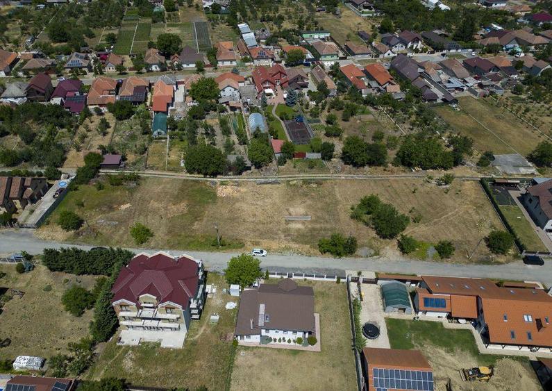 Loc de casa in Sanleani 414 mp - 3