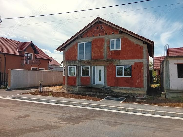 Casa in rosu Palota de vanzare - 1