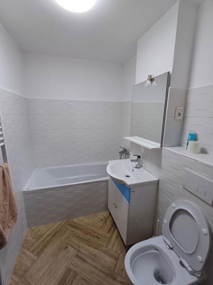 Inchiriez apartament 3 camere - 3