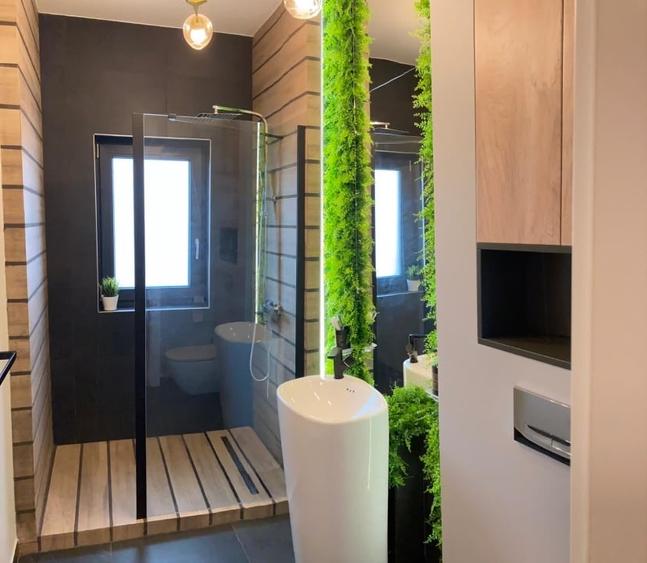 Apartament cu 2 camere decomandat, mobilat în Central