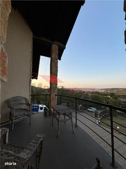 Casă cu 4 camere în Nima
