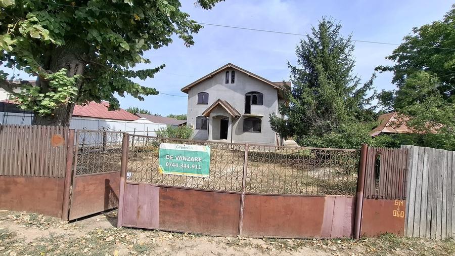 Stradal DN7, vila semifinisata, deschidere pe ambele capete - 1