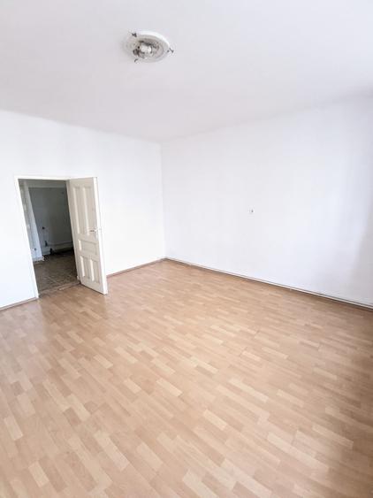 Casă de vânzare, 6 camere, 140 mp utili, Andrei Mureșanu zona Hotel Meridian - 1