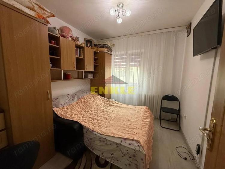 Vanzare garsoniera compartimentata in doua camere - 2