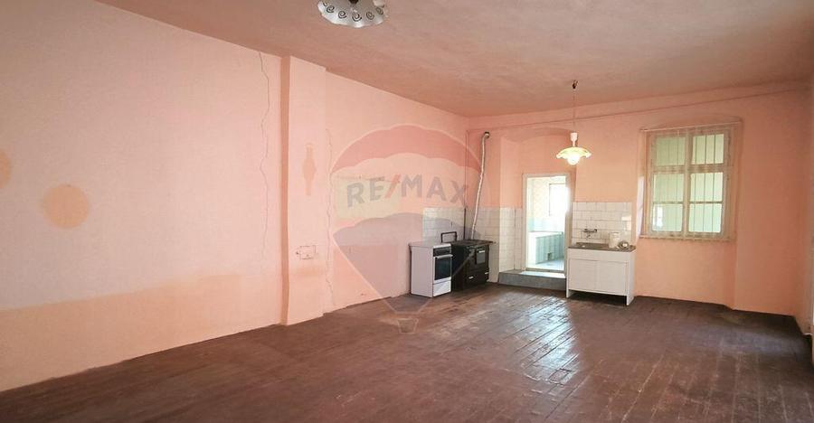 Casa cu istorie in inima Dumbraveniului 15 min. de... - 9