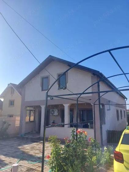 Vand casa in Caracal Str.Targul Nou, 120 mp construc?ie (2 camere , living + dressing)+foisor - 4