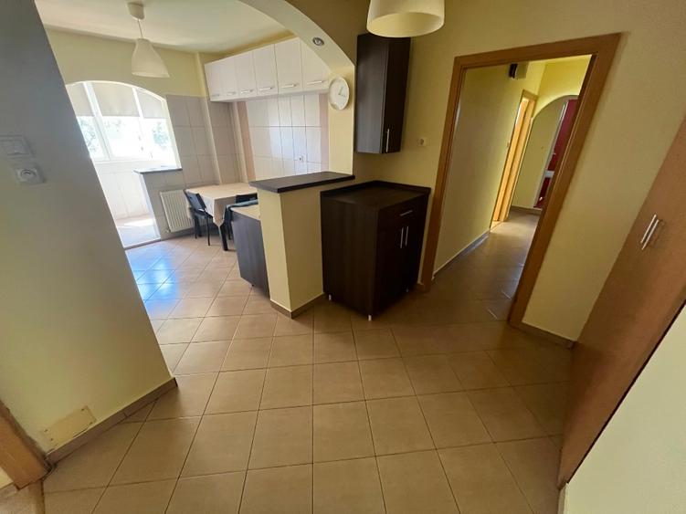 Inchiriez apartament 3 camere zona Titan Auchan - 4