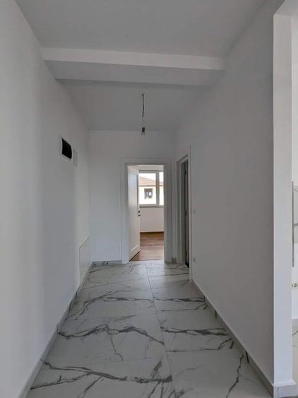 GRADINA 50 mp. Aproape de Zone2 si Mega Image. Decomandat. - 9