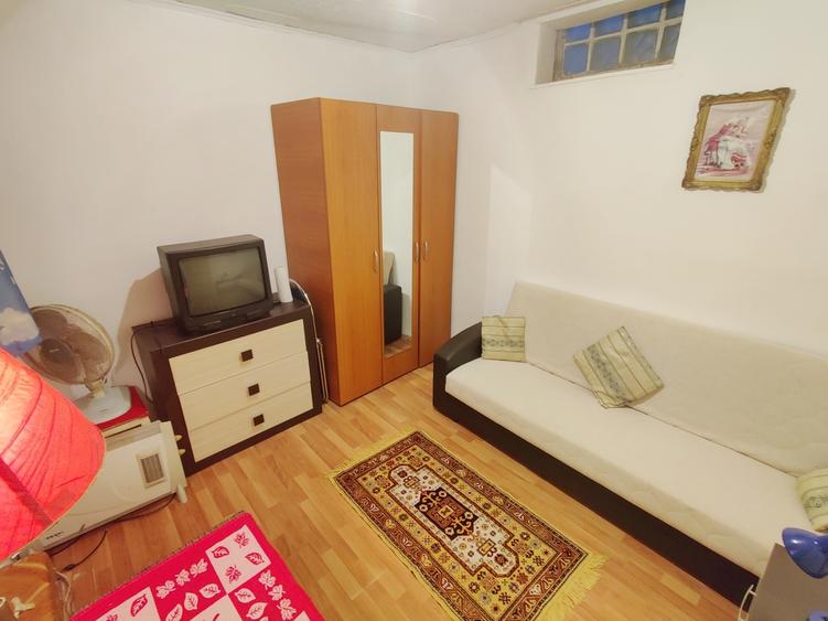 Universitate Carol I - 4