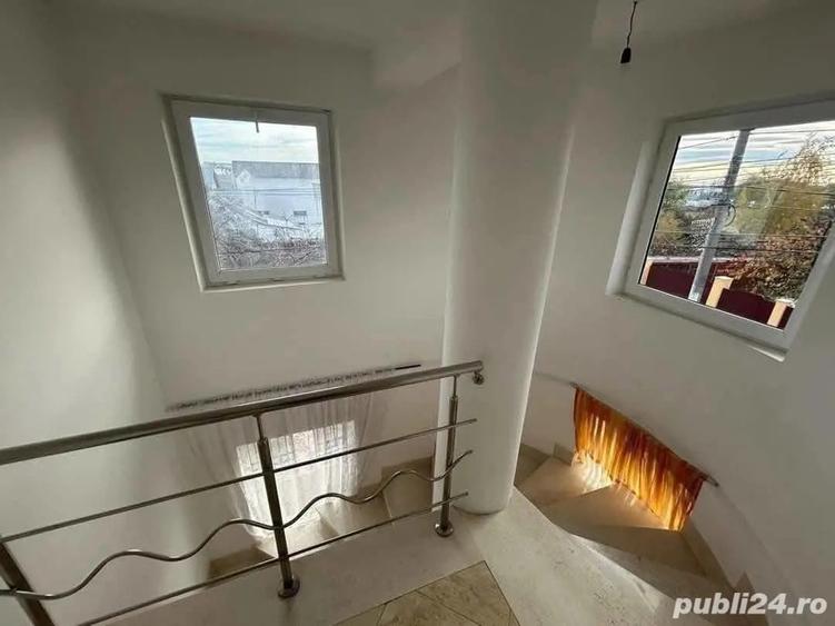 De vanzare casa in Roman, parter ?i etaj, teren 700 mp, 130.000 euro - 6
