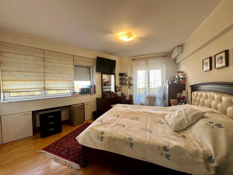 UNIRII - FANTANI 5 camere decomandat etaj 5 panorama deosebita - 16