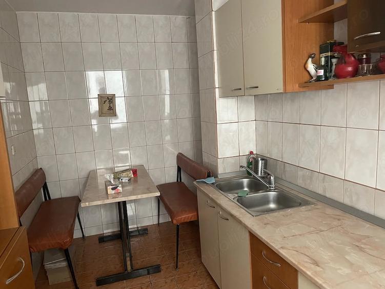 Apartament cu 3 camere decomandat în Doamna Ghica