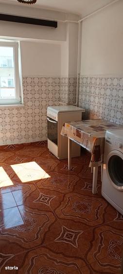 Apartament cu 4 camere decomandat în Unirii Sud