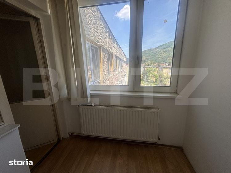 Apartament de vanzare, partial renovat. - 2