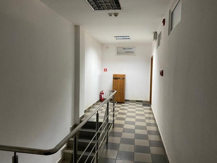 Hală + Clădire de birouri - 860 mp! Teren 2000mp. - 7