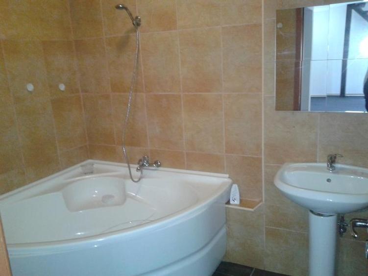 Piata Iancului, metrou, vila P+1E+M cu 5 camere, 3 bai - 2