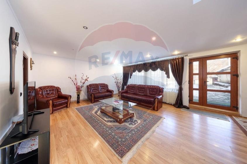 Casă individuala cu 6 camere - 1