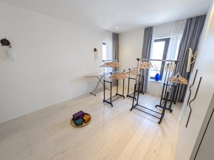 Apartament cu 4 camere, mobilat în Voluntari