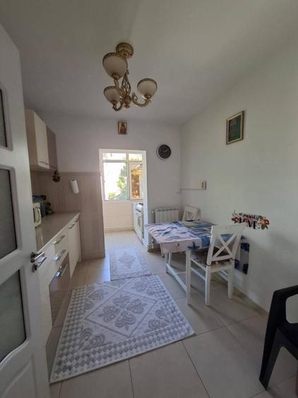 Apartament cu 2 camere decomandat, mobilat în Dacia