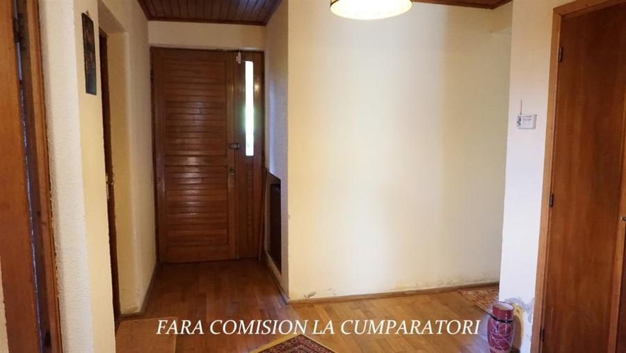 Casă individuală cu 7 camere cu Teren 2328 Mp în Dăești