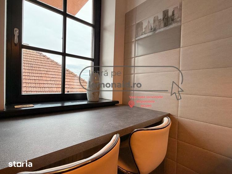 Apartament cu 3 camere, mobilat în Central