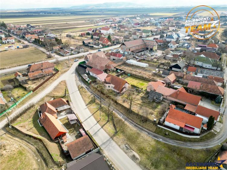 Casă cu 6 camere cu Canalizare în Chilieni