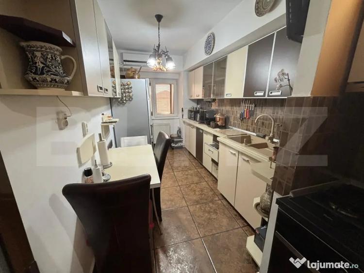 Apartament cu 3 camere decomandat, mobilat în Cetate