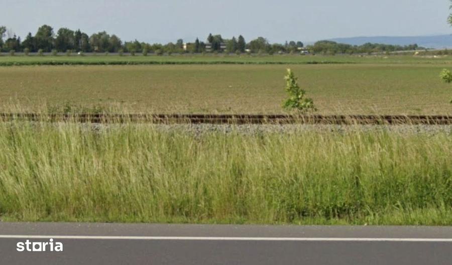 Teren de 44800 mp, în Central