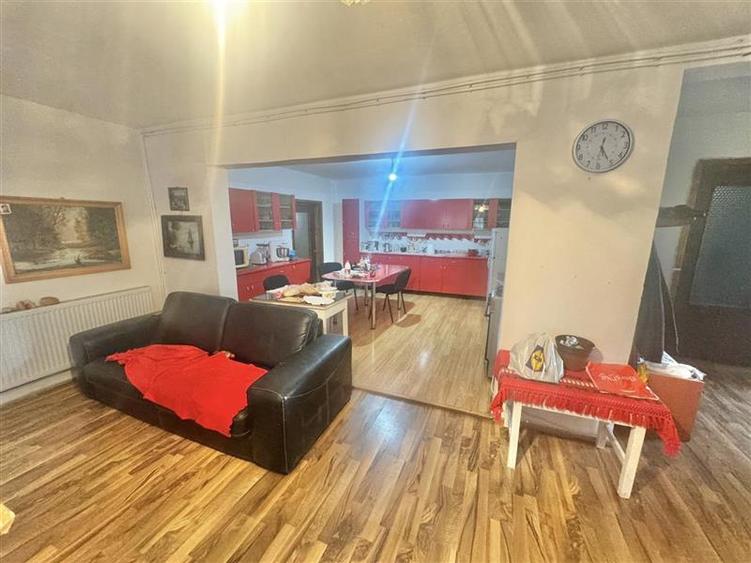Casă individuală cu 5 camere cu Canalizare în Uzina 2