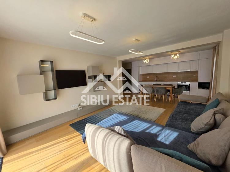Penthouse cu 4 camere decomandat, mobilat în Periferie