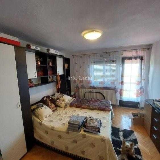 Casă cu 4 camere în Central